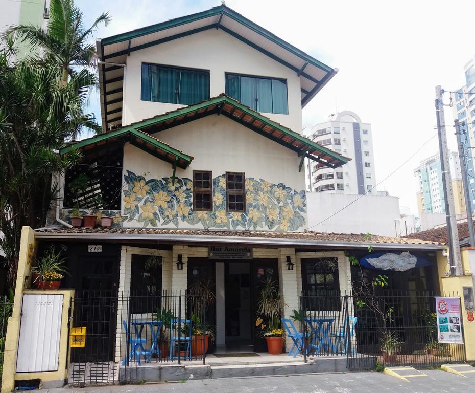 Pousada Flor Amarela Balneário Camboriú Esterno foto